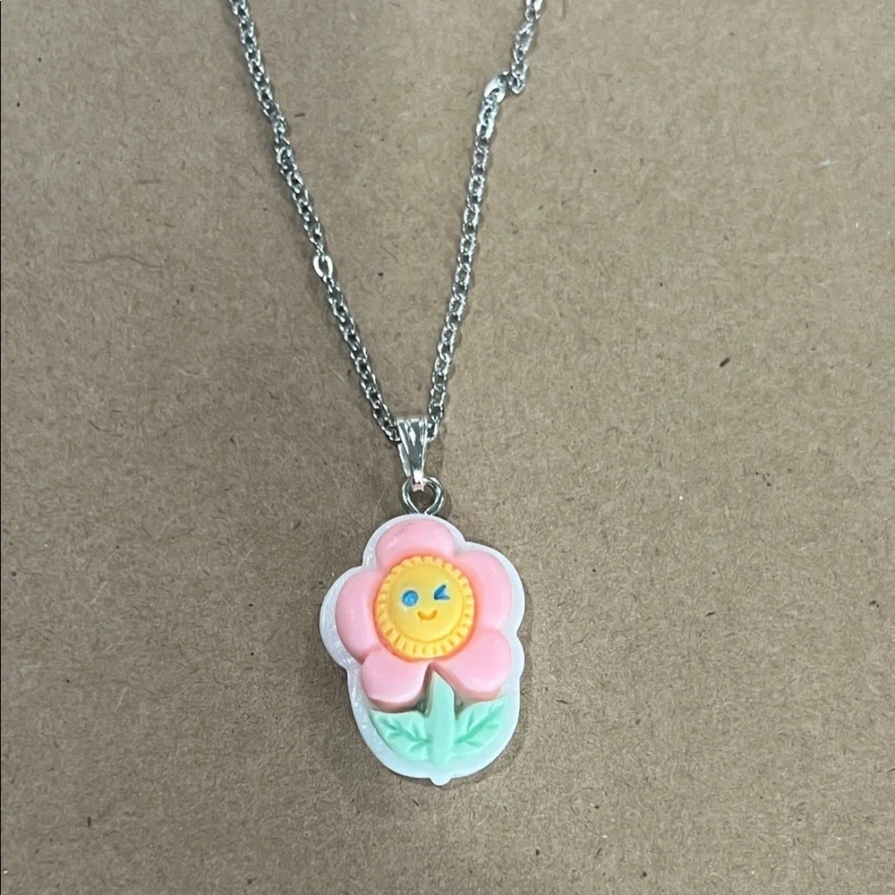Cute Flower Pendant Necklace